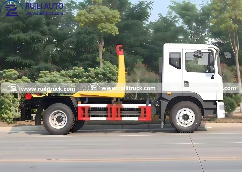 Hook-lift Garbage Truck 2 Hook-lift Garbage Truck 2